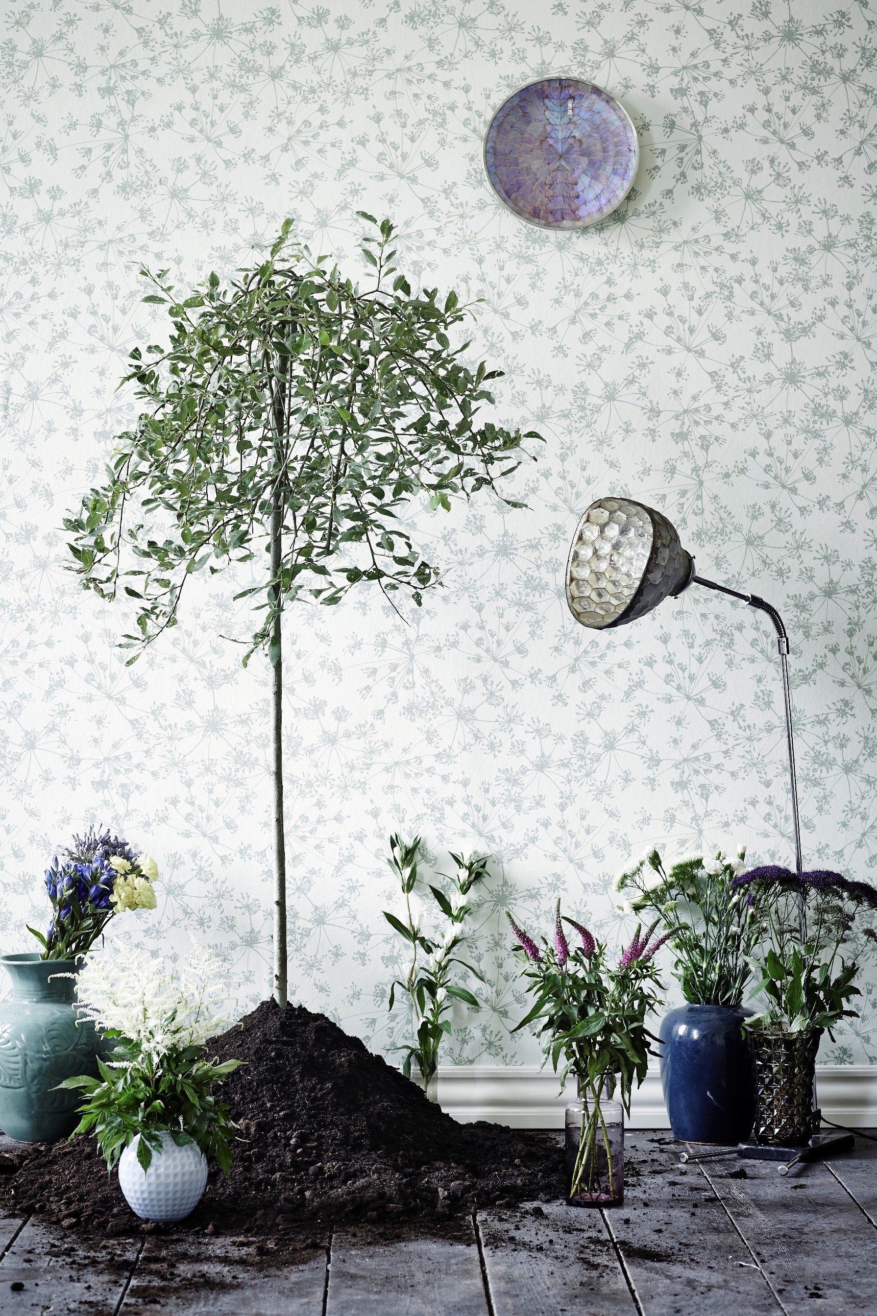 Here is "parsley" from the wallpaper Collection Botanic Garden from Flügger. Designed by Helene Blanche.