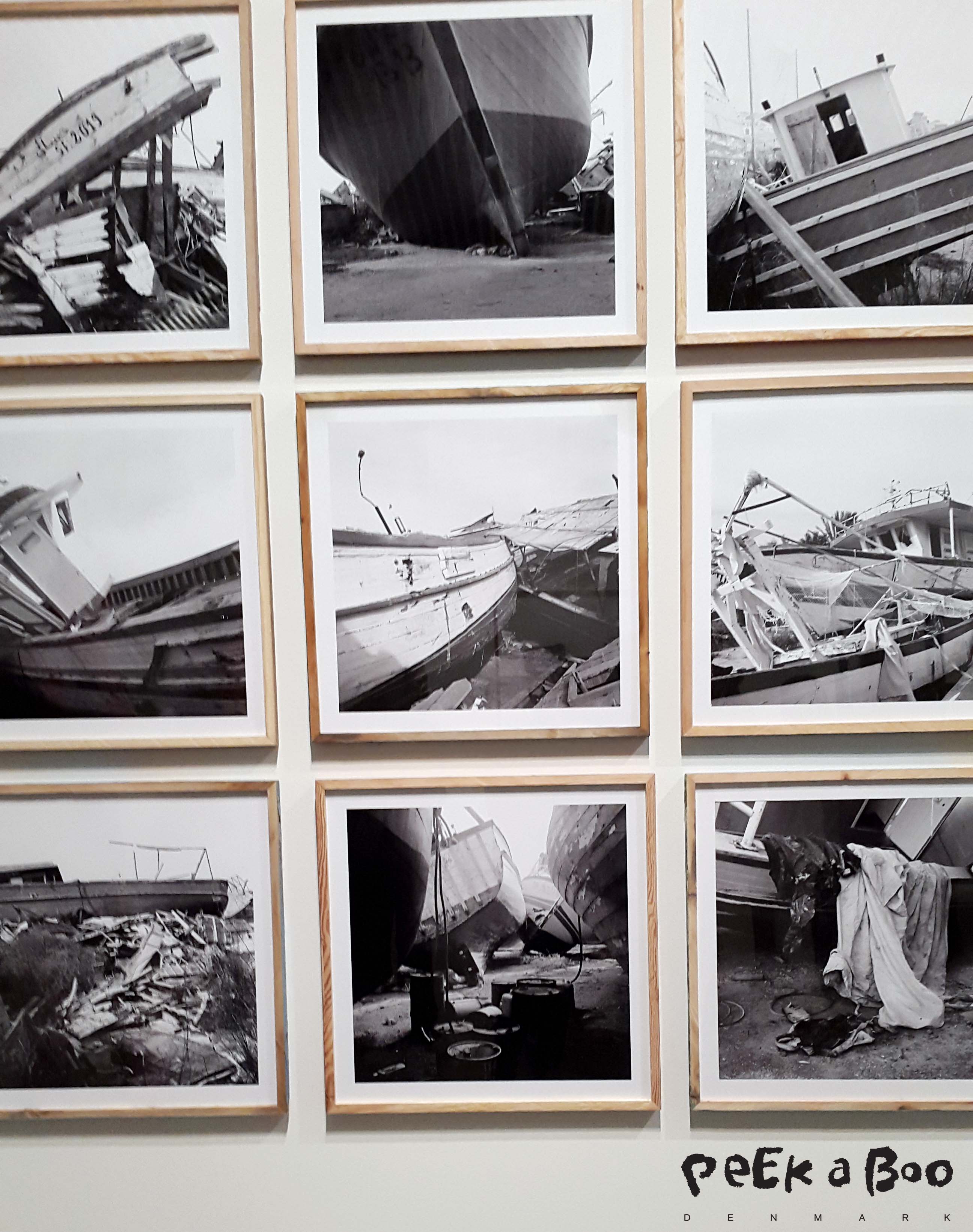 E.B. Itso exhibits at the art museum Aros in Århus, this is Photos from the Italian Island Lampaduso, where the boats have been transporting refugees to Italy.