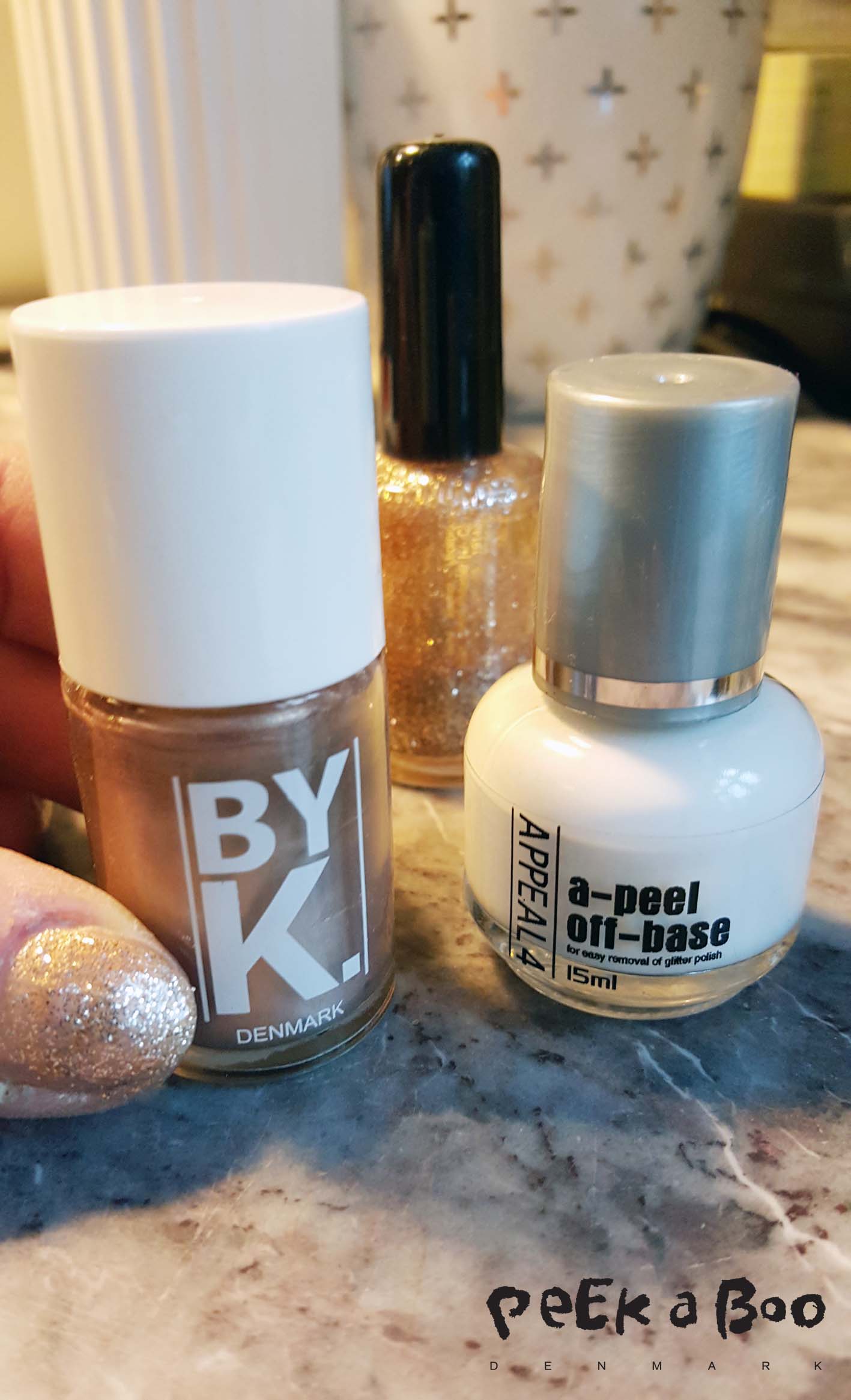 Copper nailpolish from Danish brand by K and peel-off base coat from Appeal4 also a Danish brand.