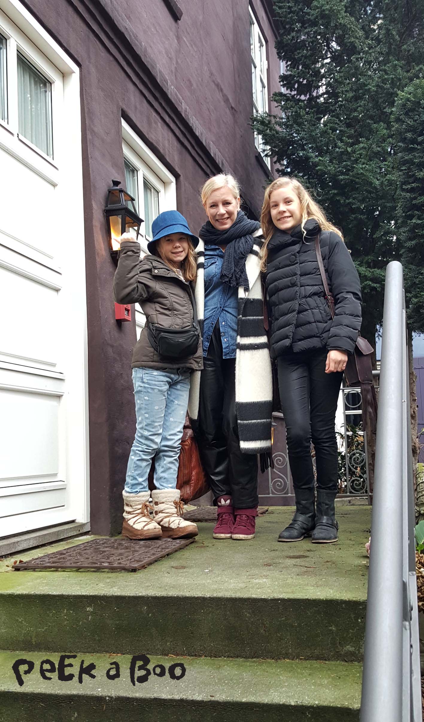 Goodbye Aarhus. The girls and me leaving hotel Villa Provence, which I will recommed anytime if you are going to Århus.